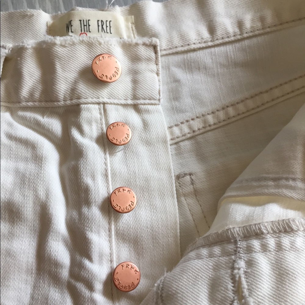 Free People Denim Shorts 27 Cream Crochet Distress - Picture 4 of 7
